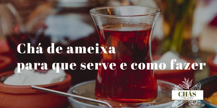 chá de ameixa benefícios — chávena com chá de ameixa seca