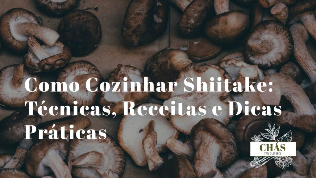 shiitake fresco fatiado a saltear em frigideira de ferro fundido com azeite e alho sobre fogão com vapor aromático