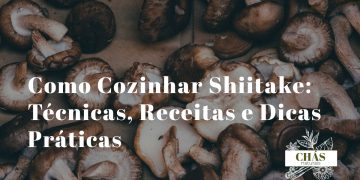 shiitake fresco fatiado a saltear em frigideira de ferro fundido com azeite e alho sobre fogão com vapor aromático